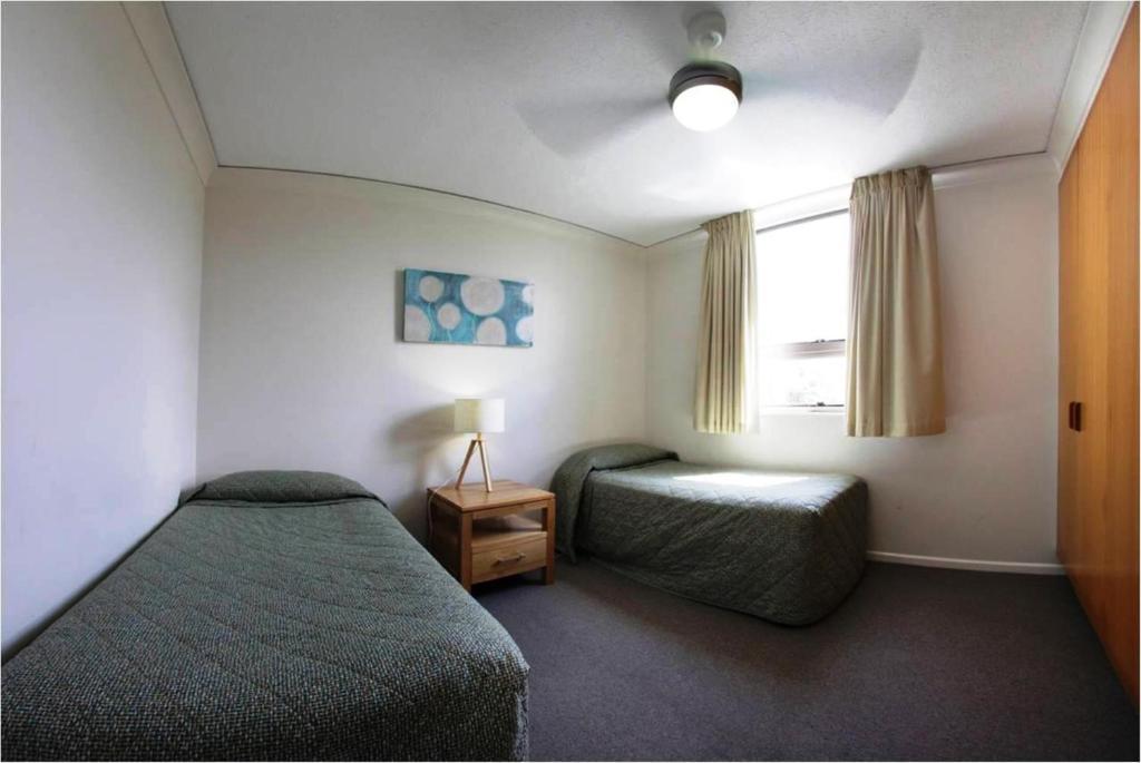 Headland Tropicana 3*