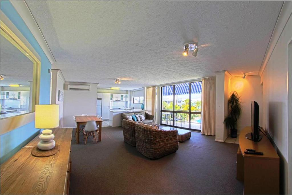 Headland Tropicana