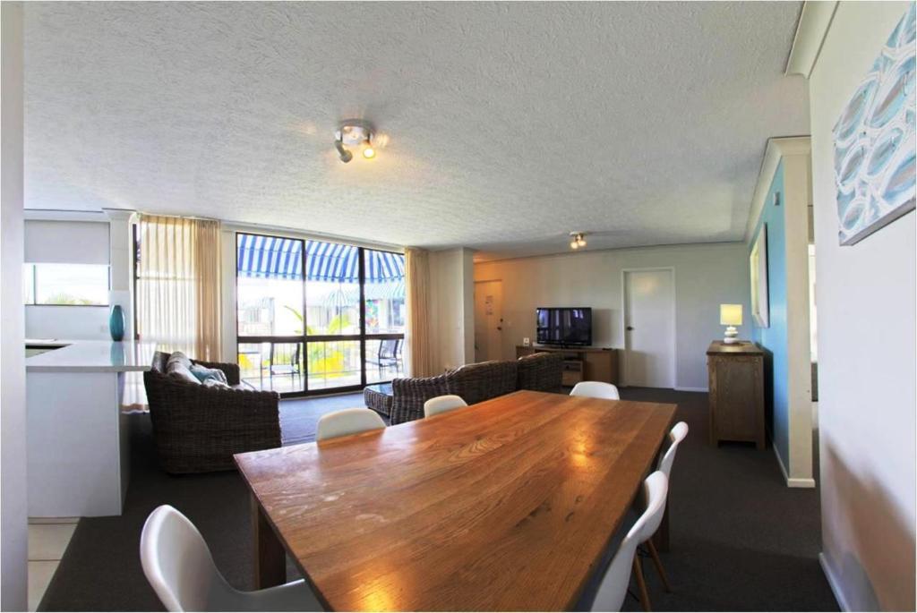 Headland Tropicana 3* Alexandra Headland