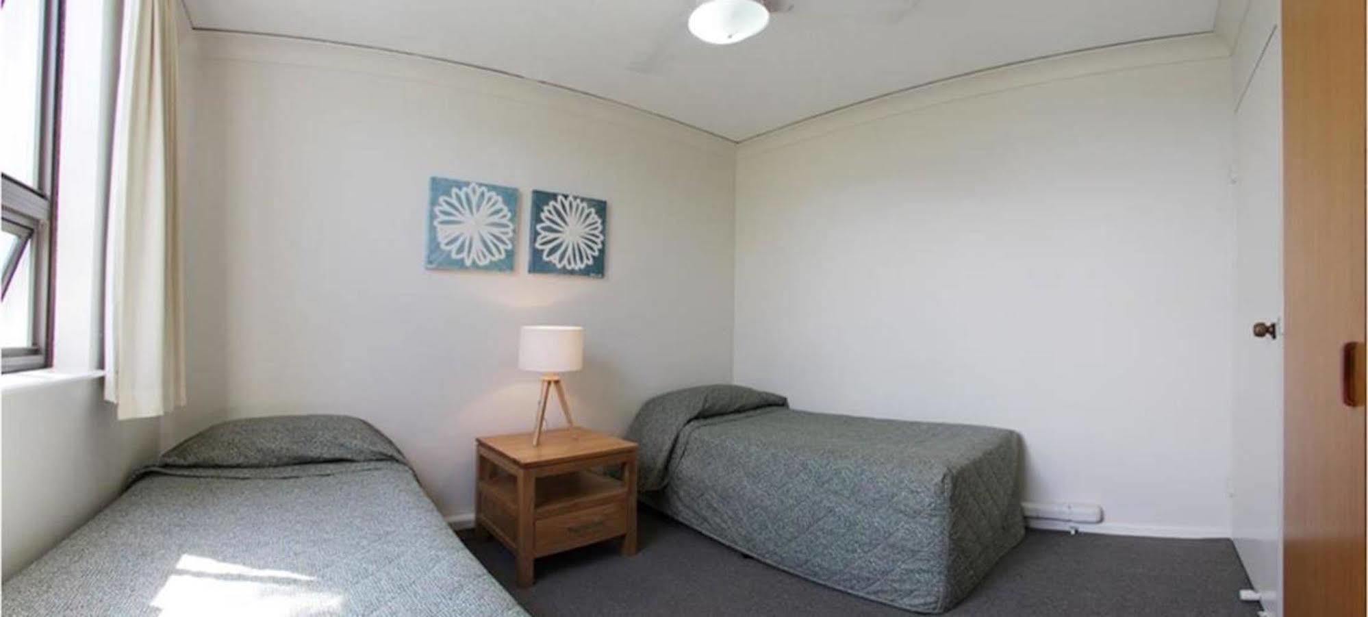 Headland Tropicana 3*
